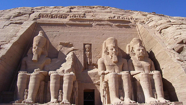 Abu Simbel con nefertari