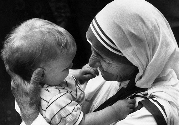 Madre Teresa e i bambini