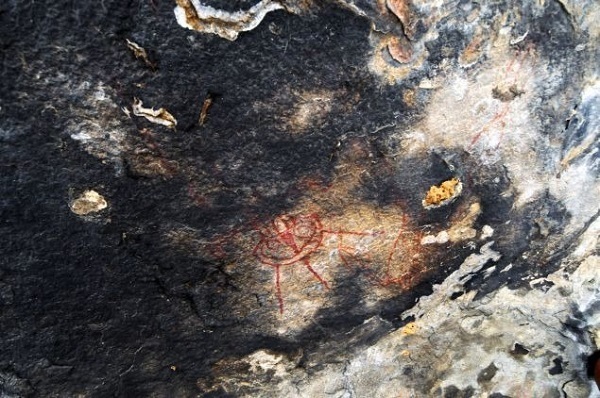 alieni in antiche pitture rupestri india astronave