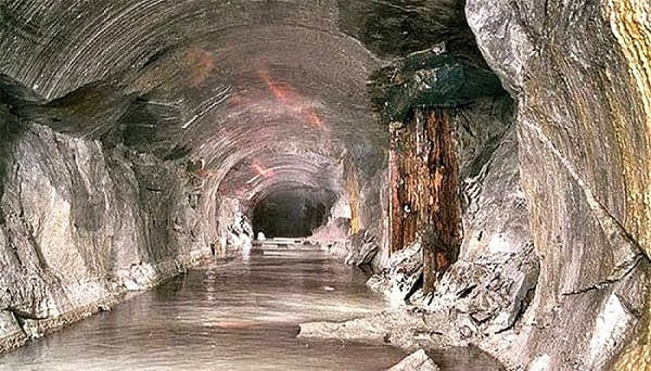 base sotterranea Monte Bucegi