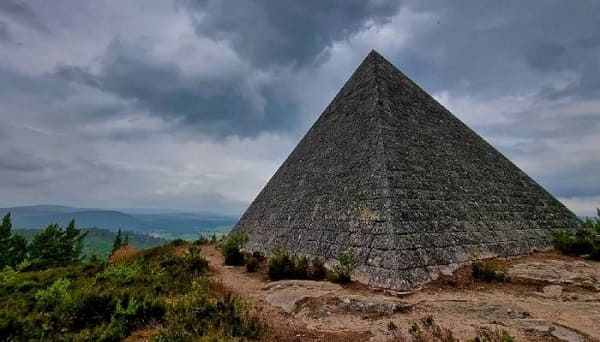 piramide scozia 2